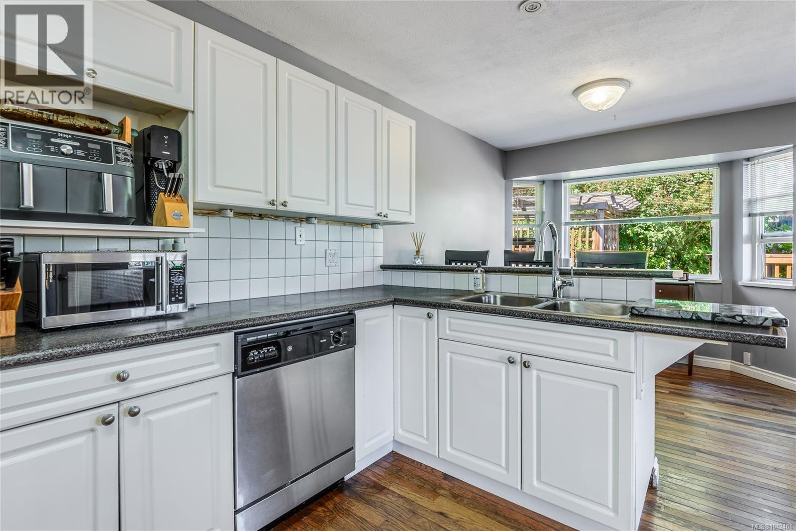 2702 Eden Street Property Photo 11