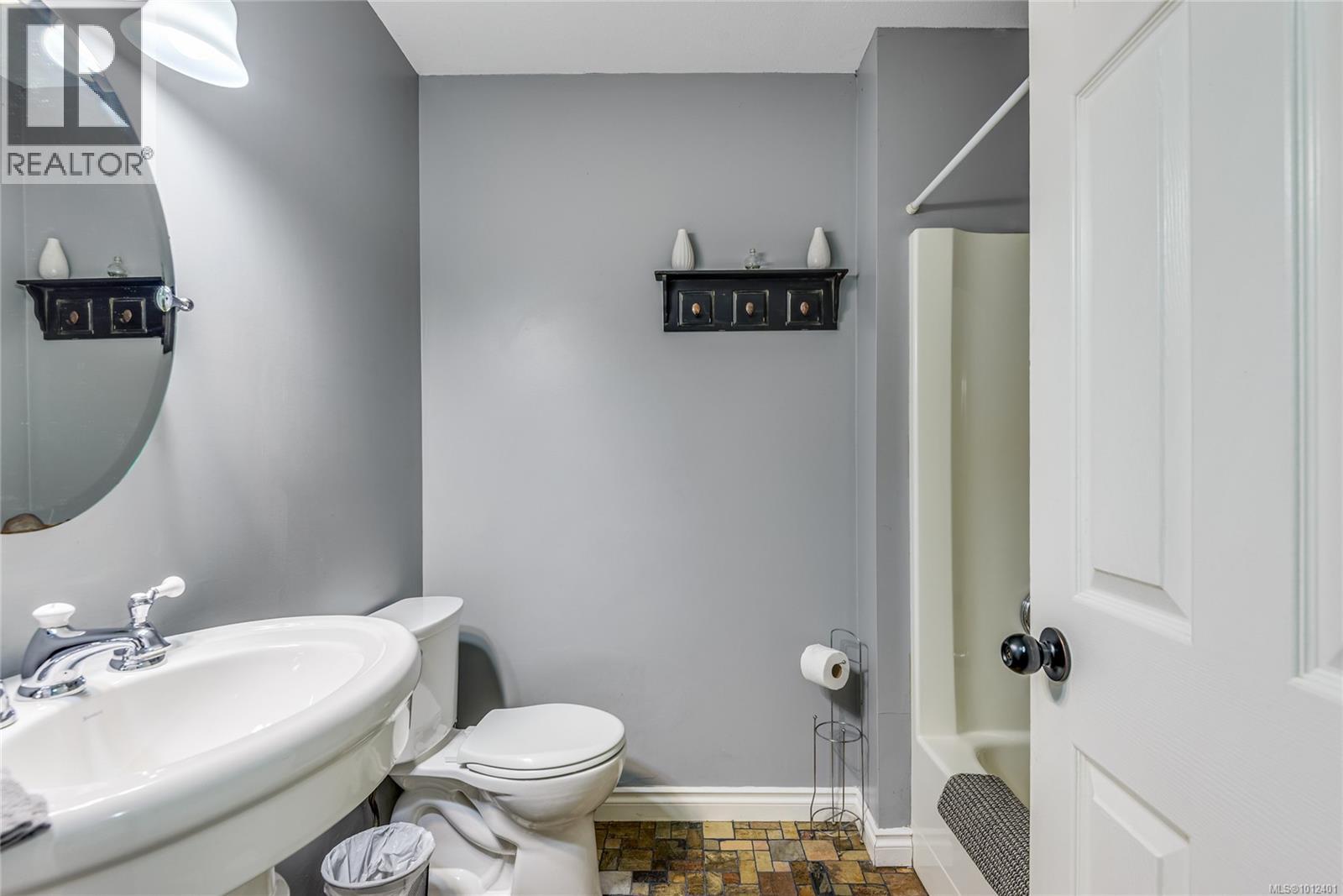 2702 Eden Street Property Photo 22