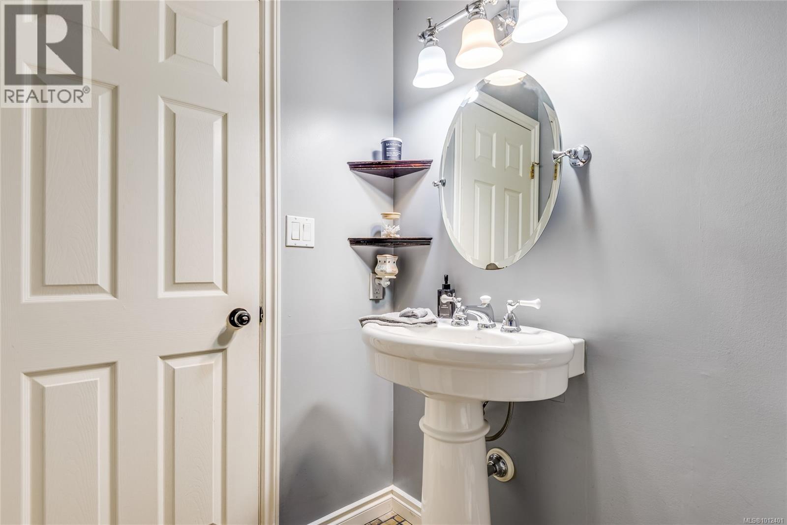 2702 Eden Street Property Photo 23