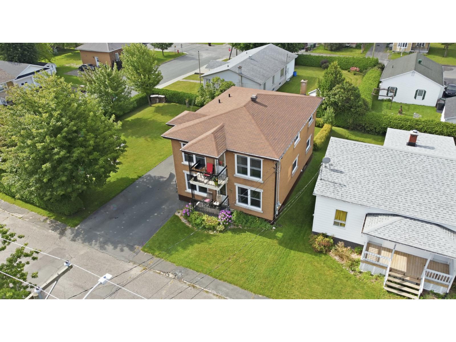 338-340 Rue St-jacques Property Photo 3