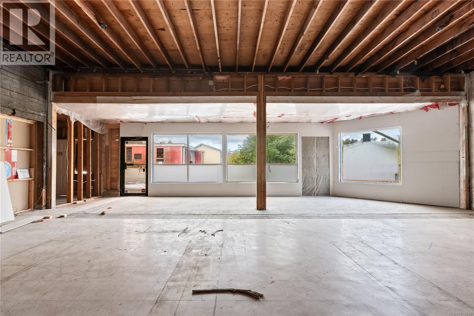 500 1685 Peninsula Rd Property Photo 5
