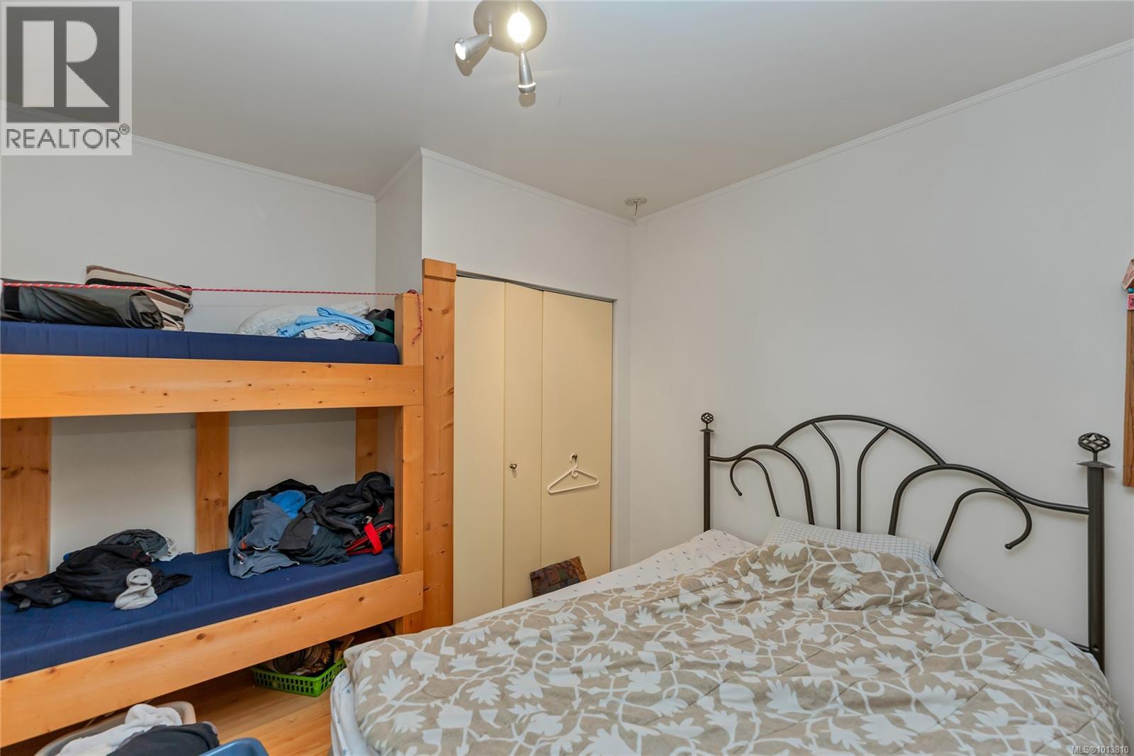 6649 Godman Rd Property Photo 15