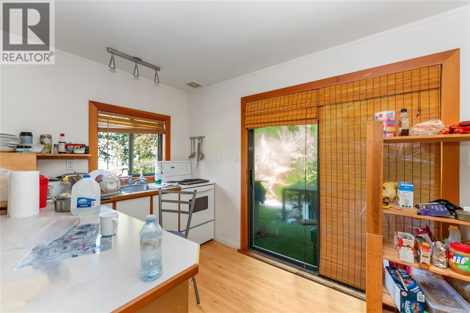 6649 Godman Rd Property Photo 16
