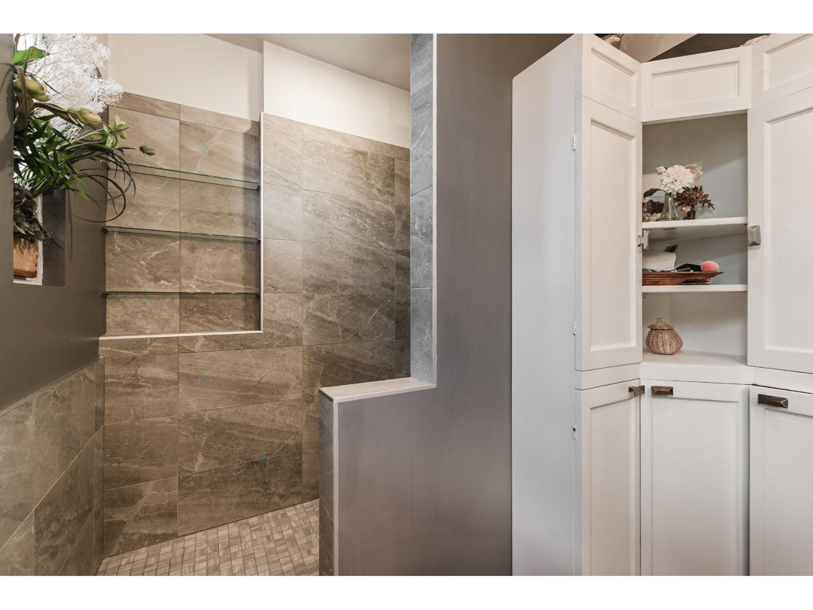 664 Av. Outremont Property Photo 25