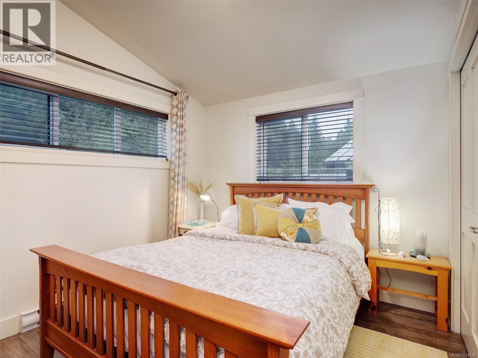 247 6596 Baird Rd Property Photo 13