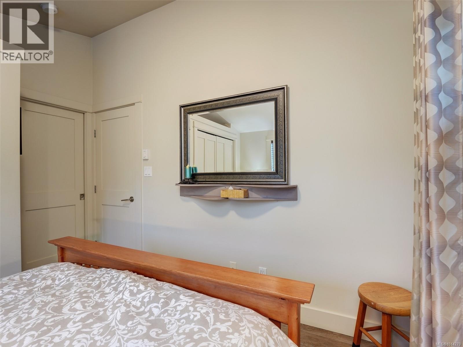 247 6596 Baird Rd Property Photo 14