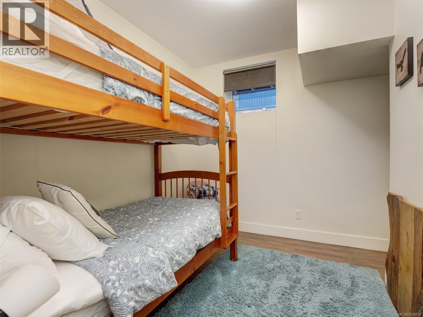 247 6596 Baird Rd Property Photo 16