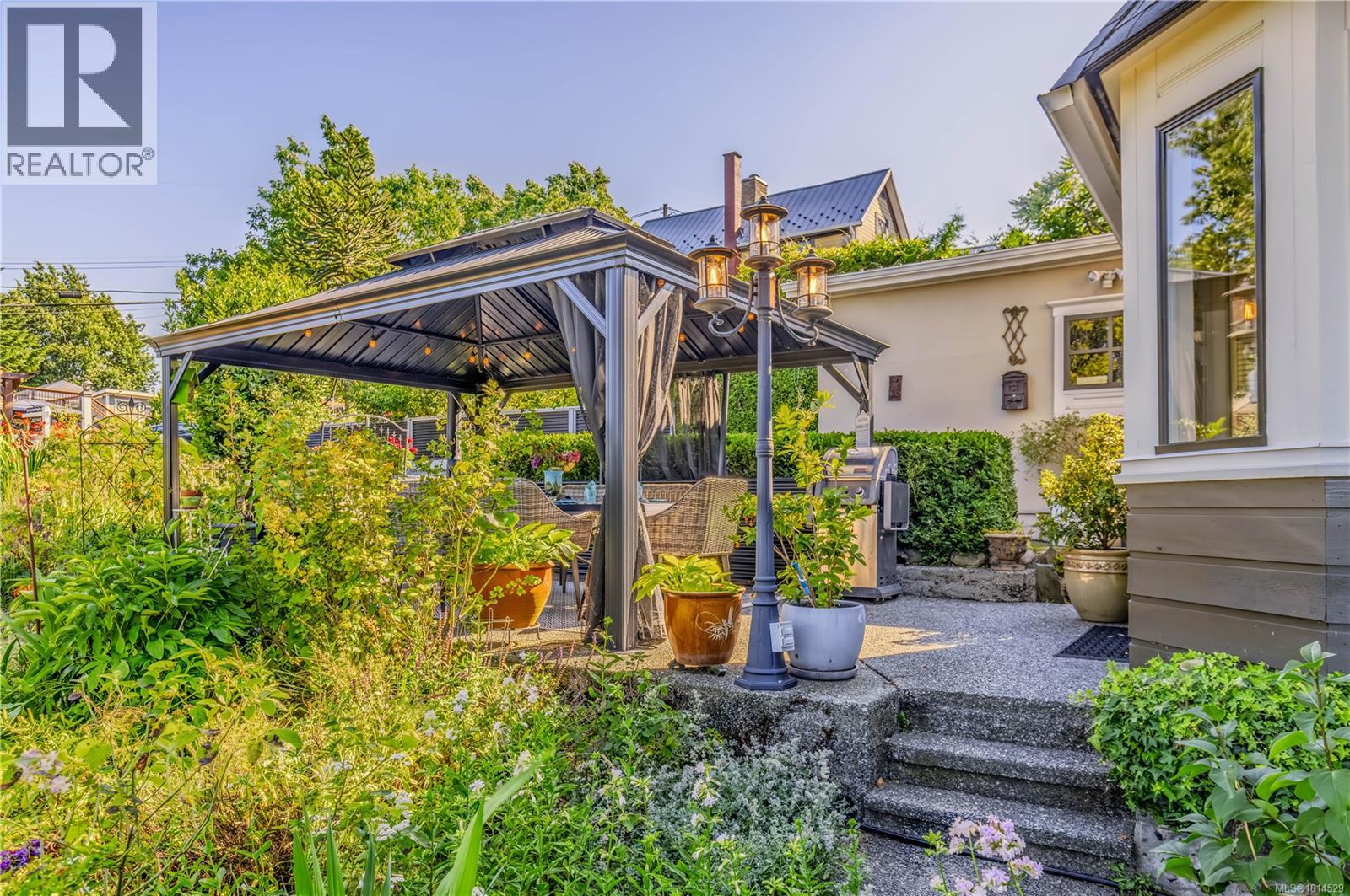 377 Milton Street Property Photo 14