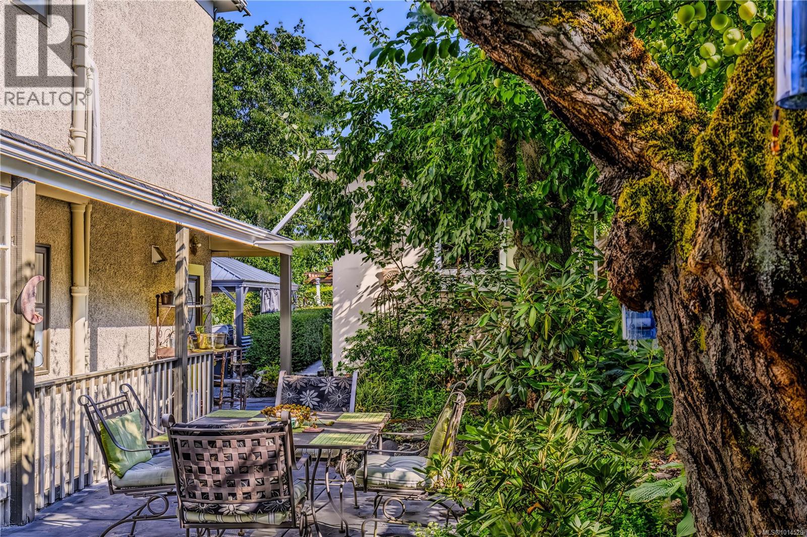 377 Milton Street Property Photo 57