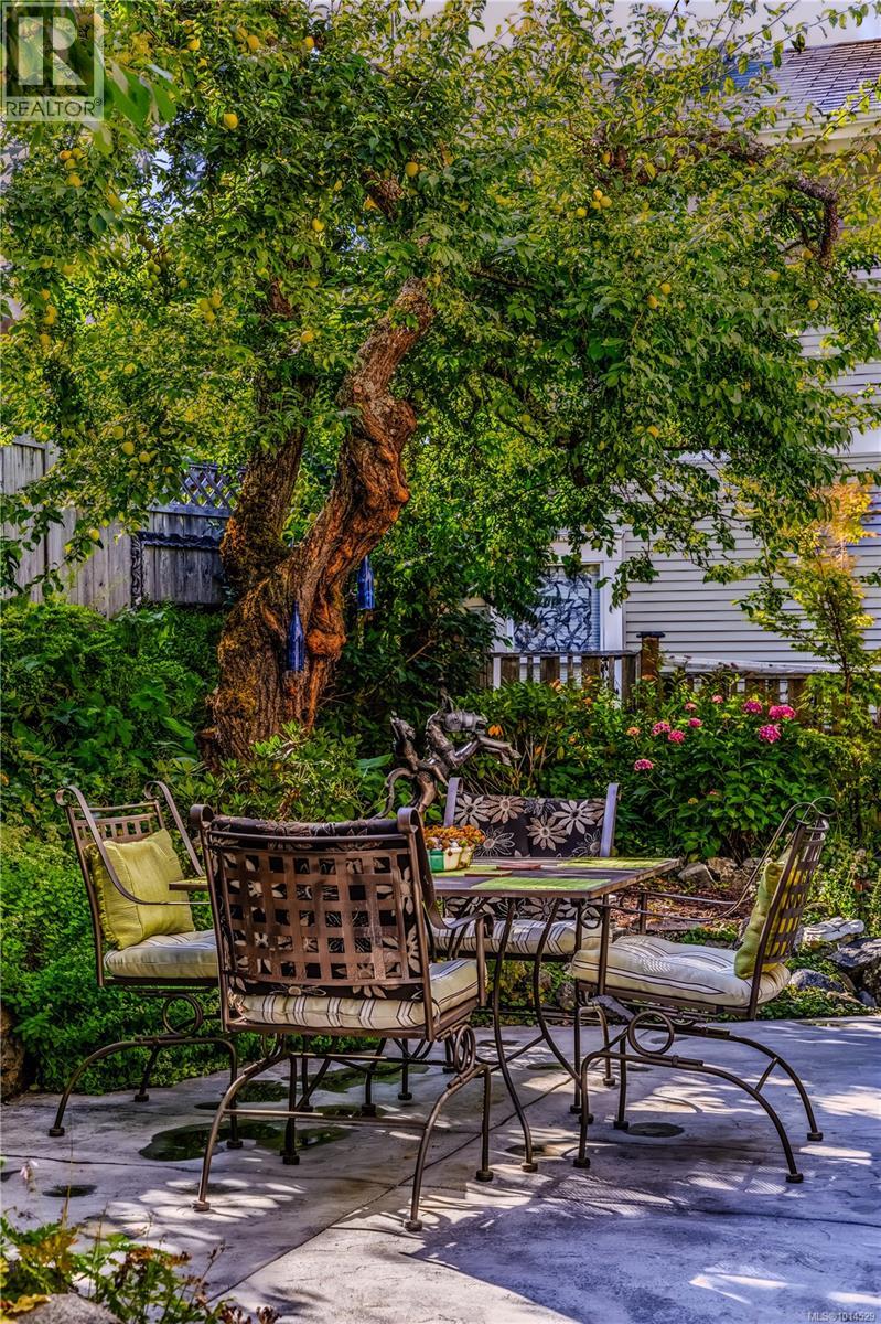 377 Milton Street Property Photo 95