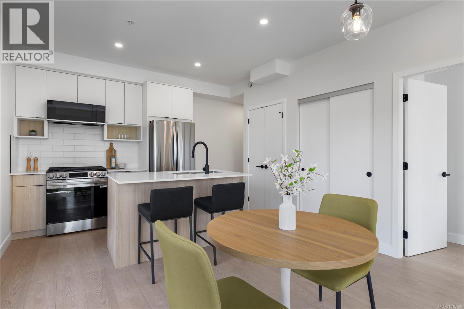 2629 Millstream Road #501 Property Photo 8