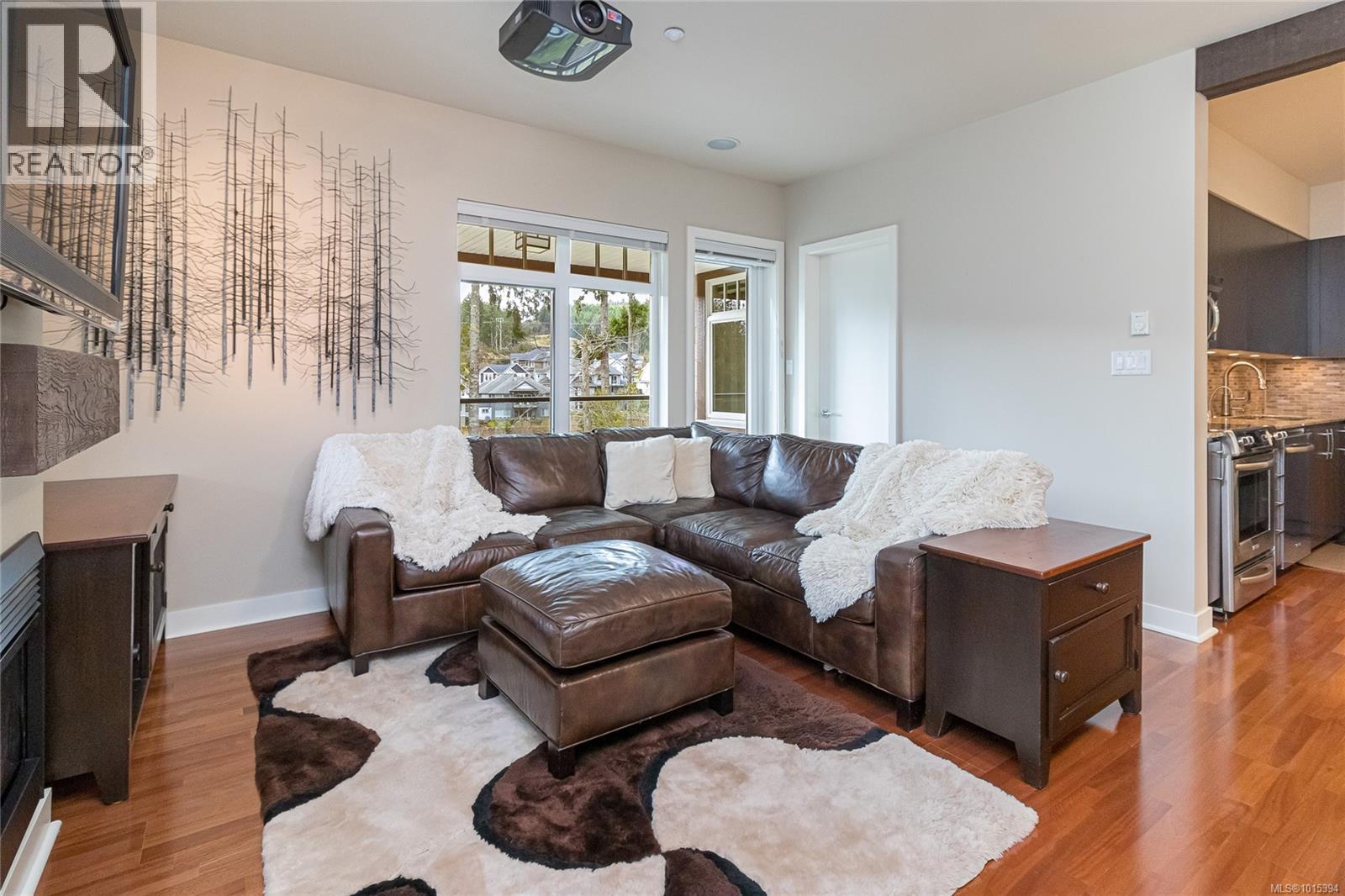 302 1395 Bear Mountain Pkwy Property Photo 1