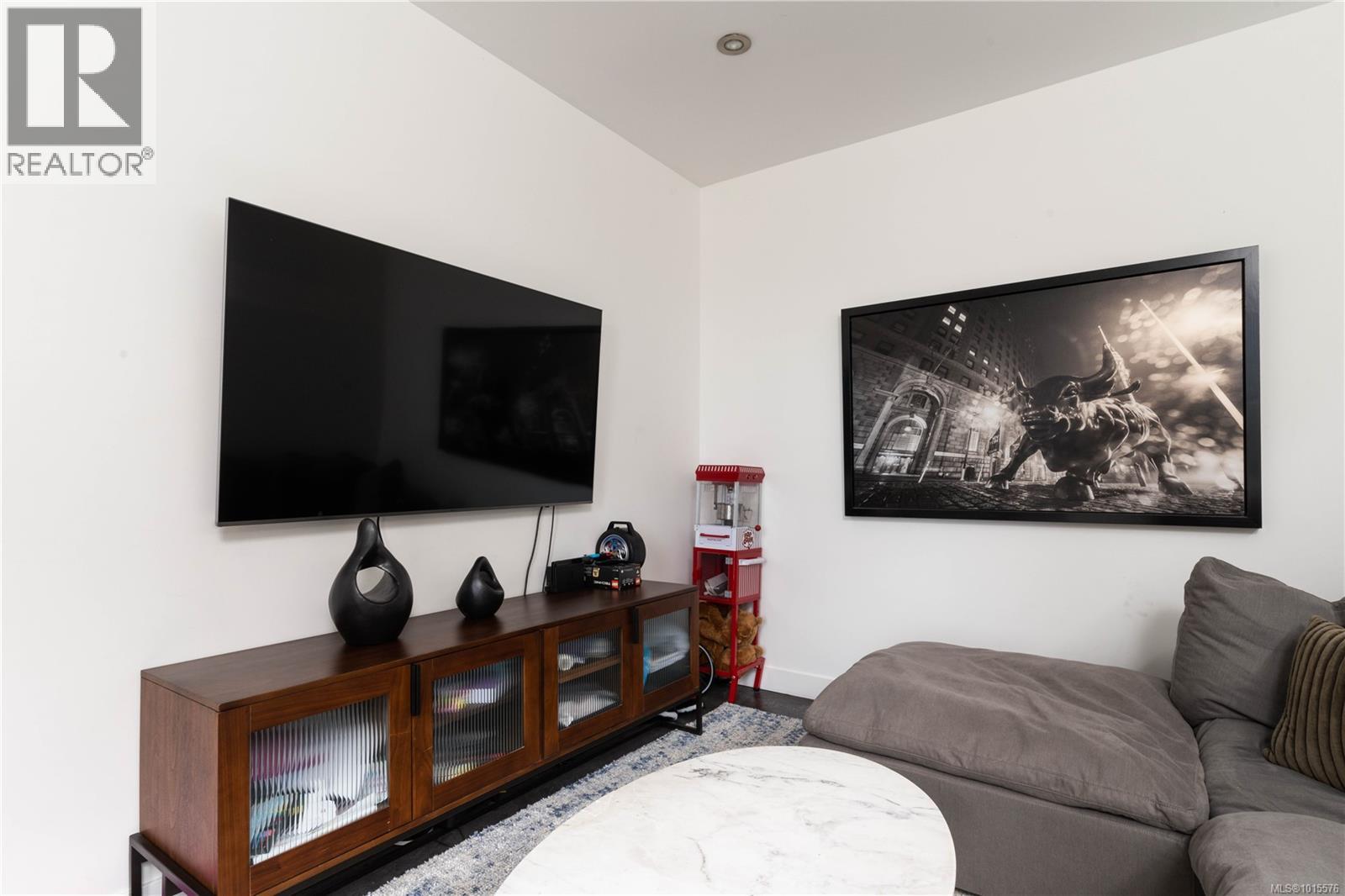 2086 Marne St Property Photo 10