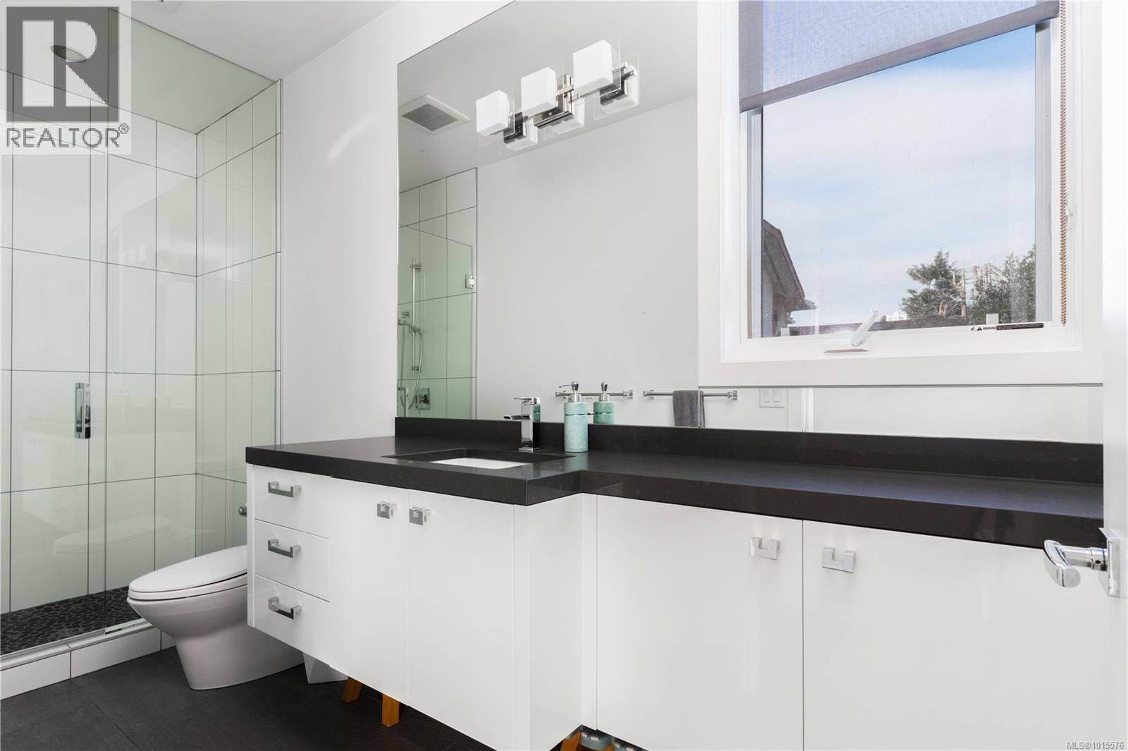 2086 Marne St Property Photo 14