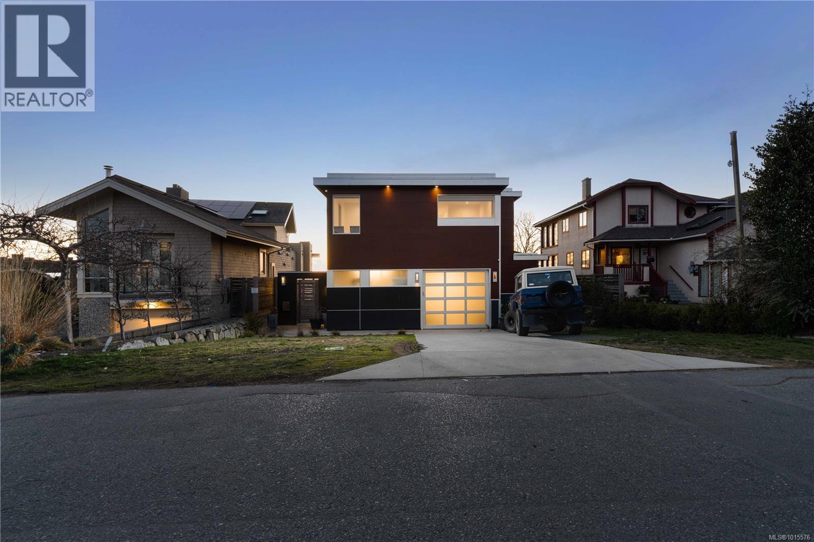 2086 Marne St Property Photo 34
