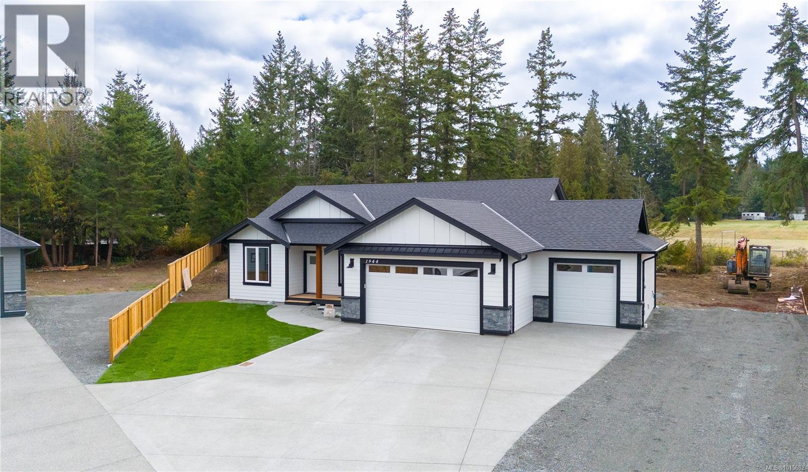 1944 Woobank Rd Property Photo 1