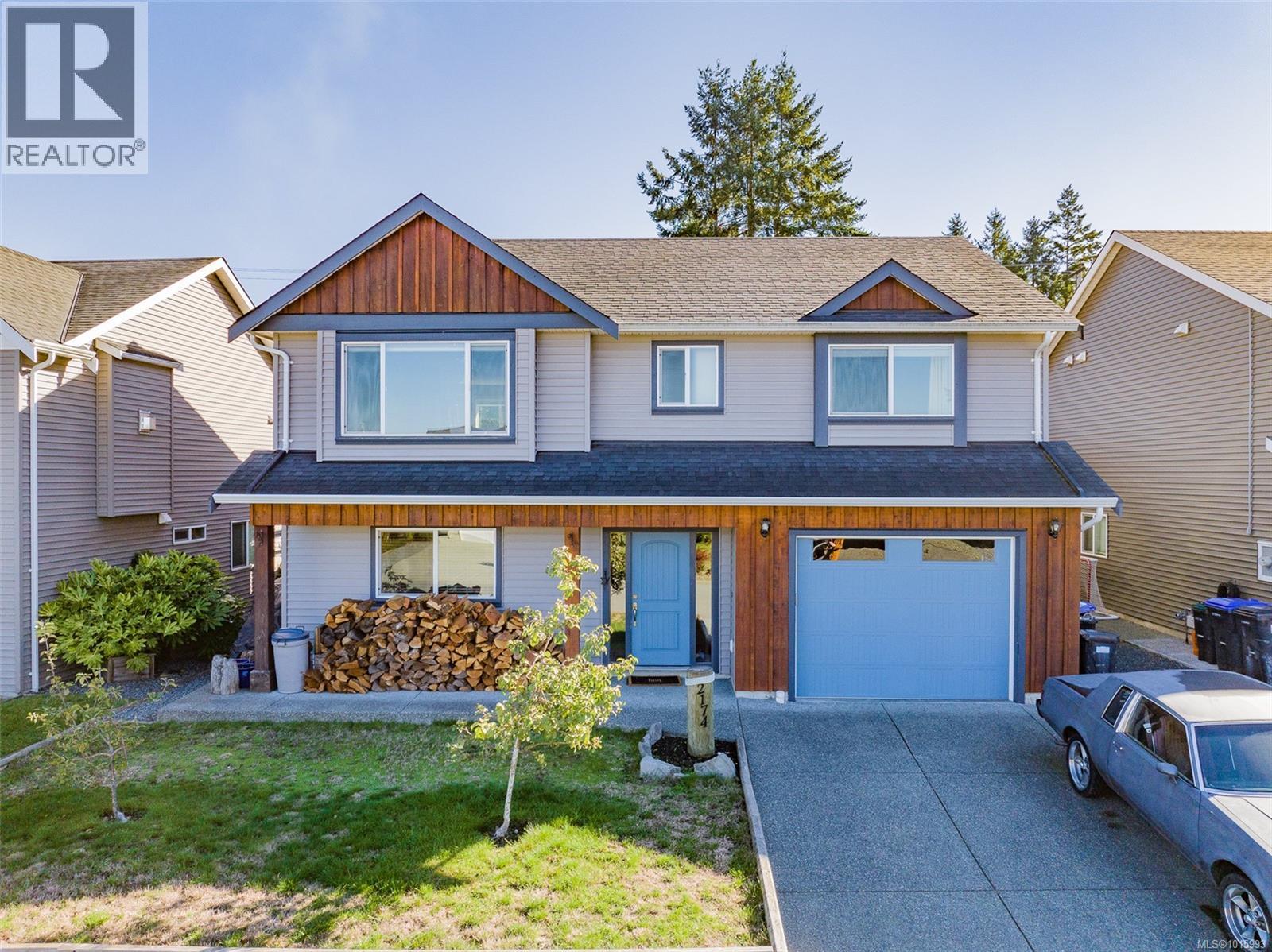 2174 Village Dr Property Photo 1