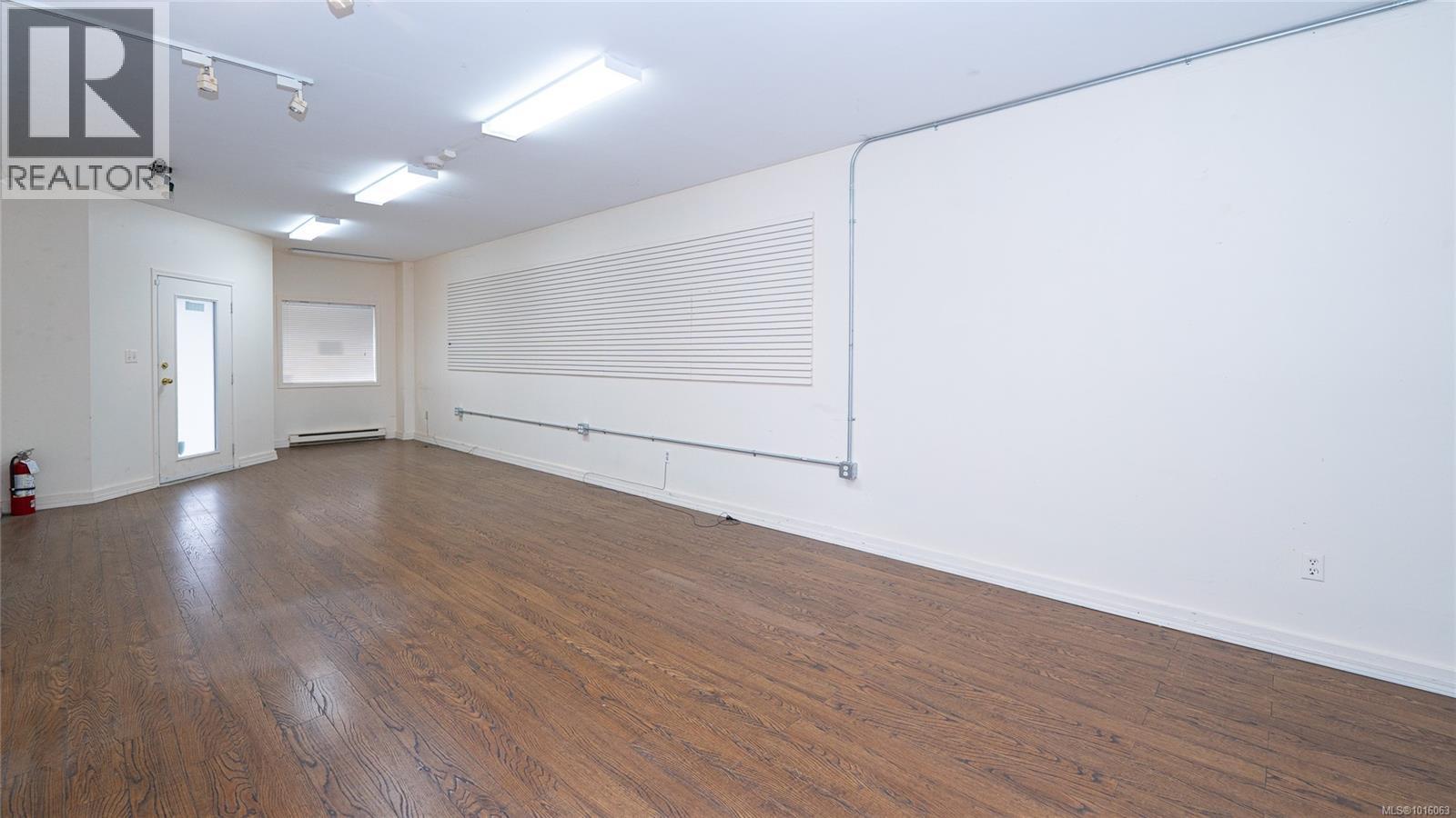9747 Willow St Property Photo 27