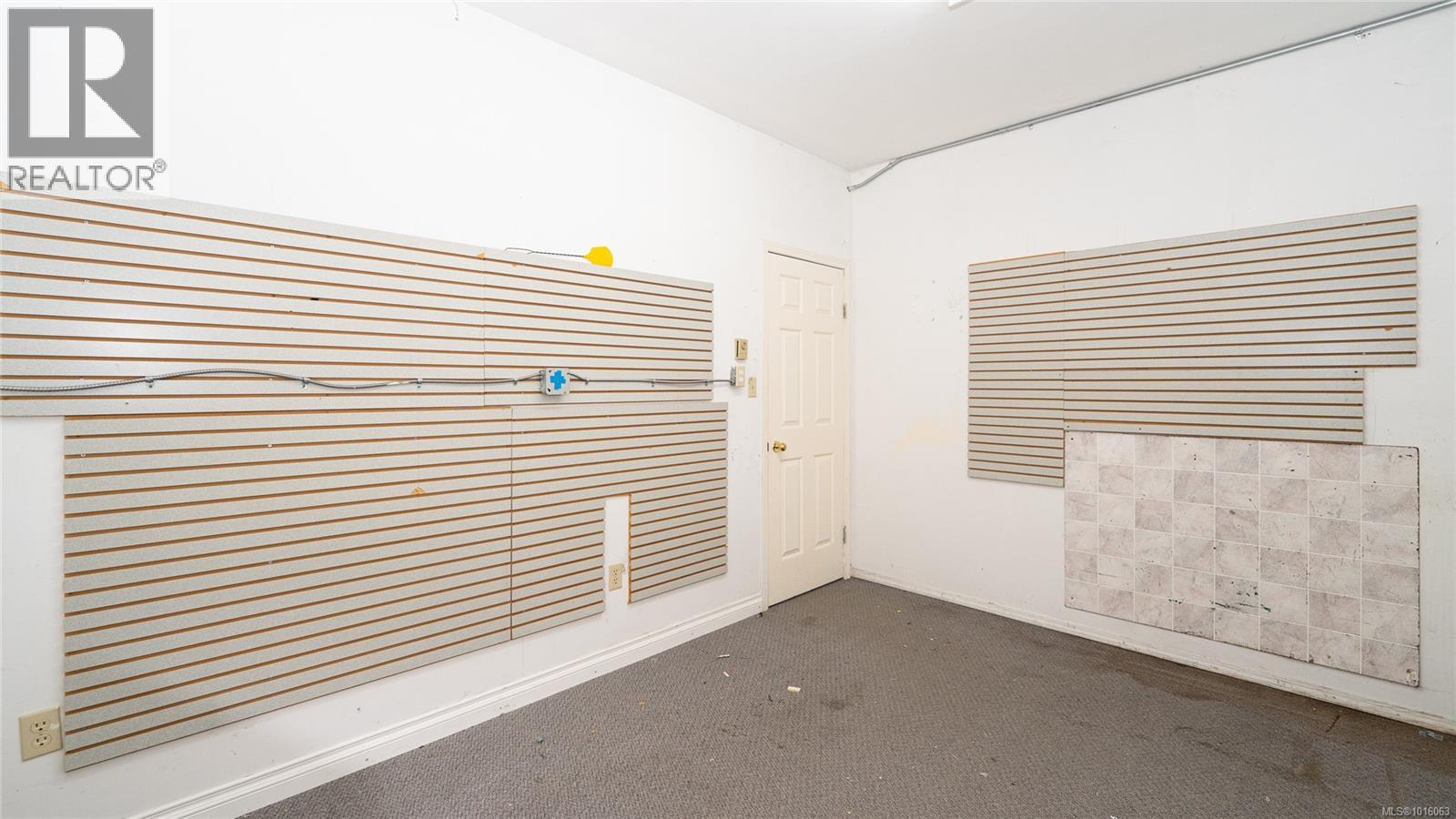 9747 Willow St Property Photo 30