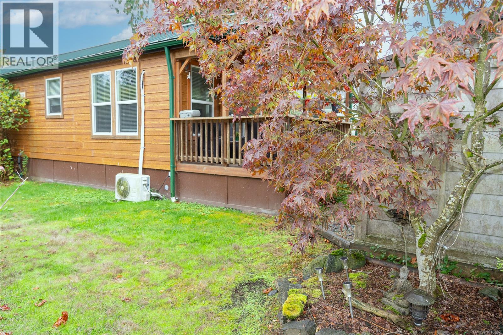 350 3042 River Rd Property Photo 6