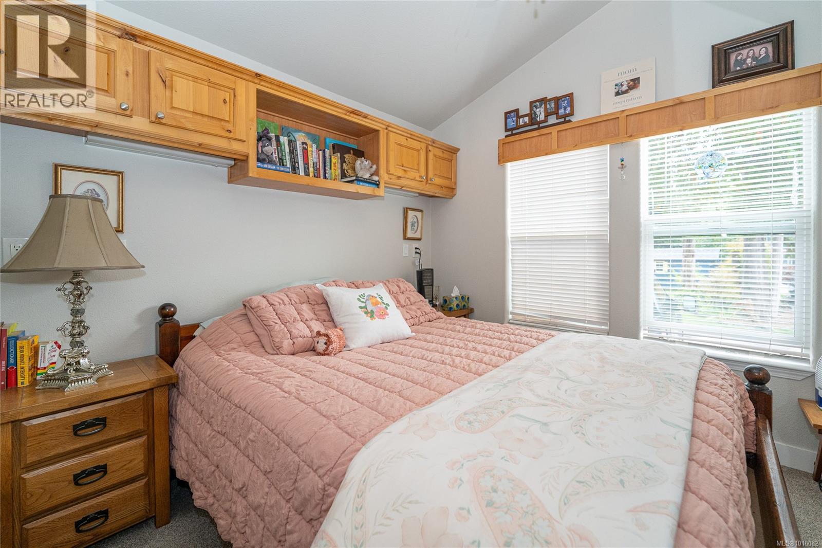 350 3042 River Rd Property Photo 17