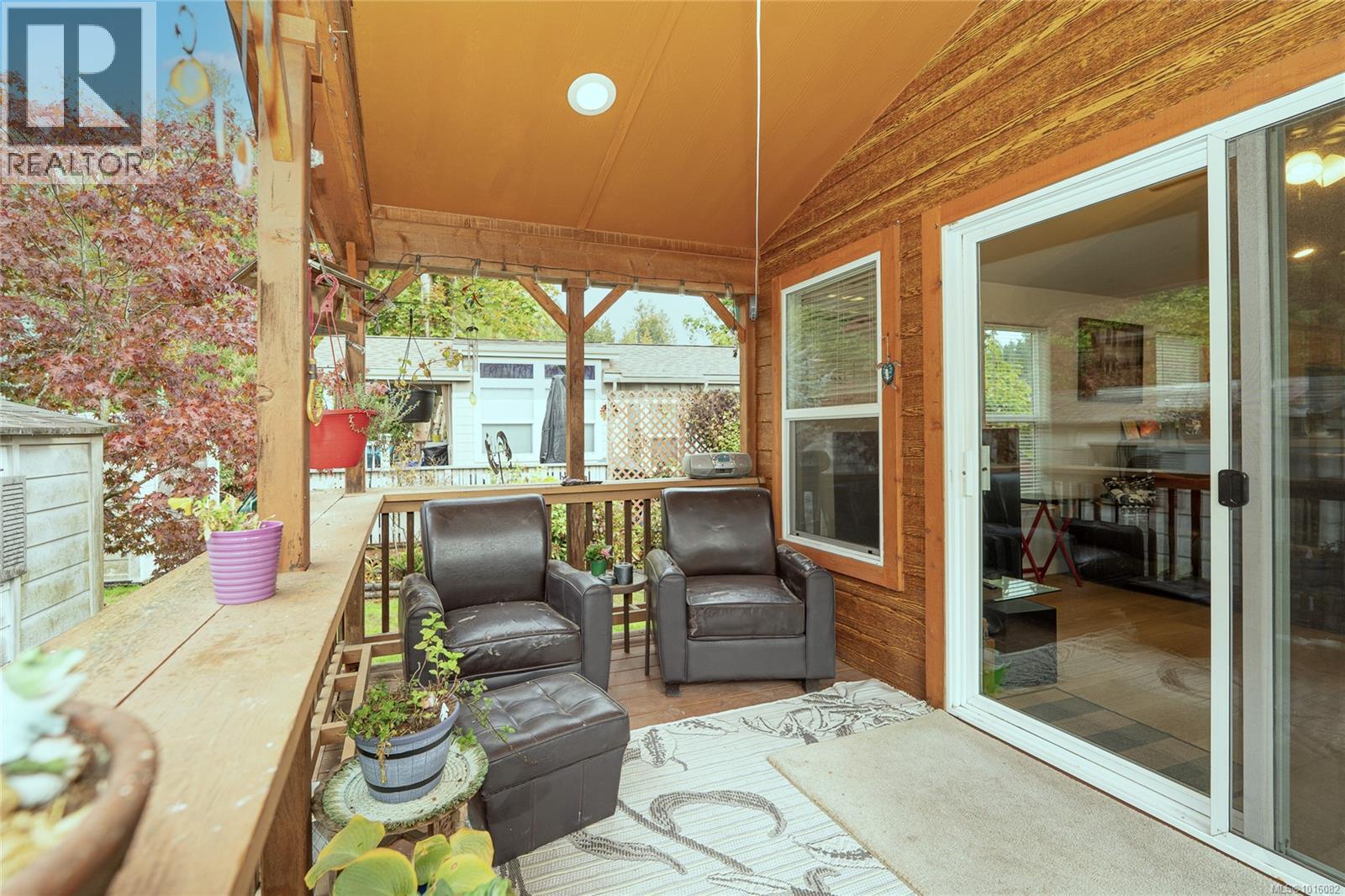350 3042 River Rd Property Photo 21