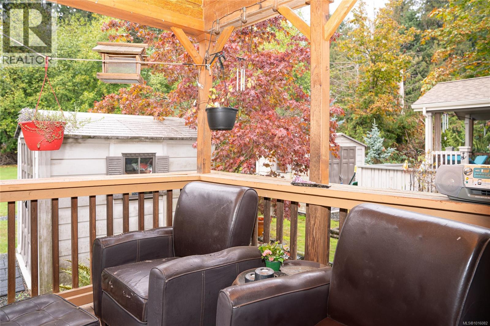 350 3042 River Rd Property Photo 23
