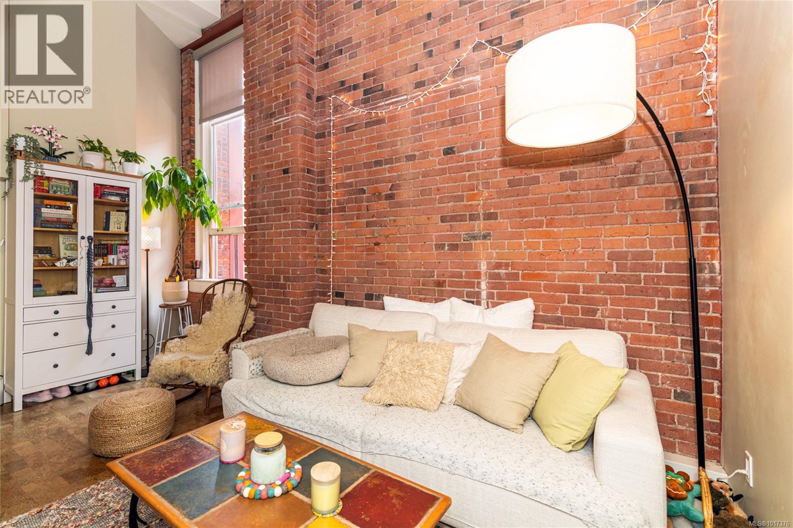 212 524 Yates St Property Photo 1