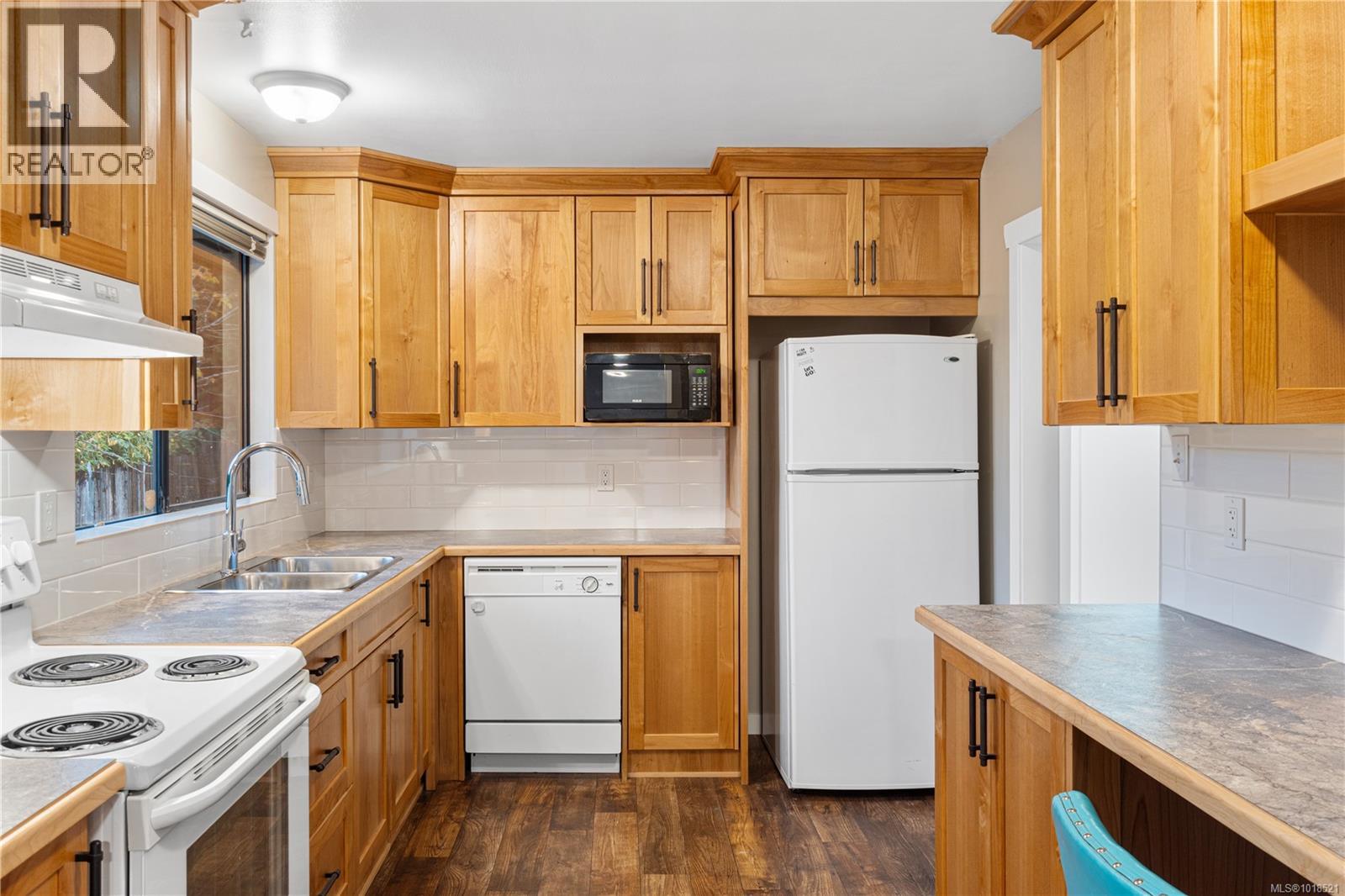 3801 Morris Place Property Photo 6