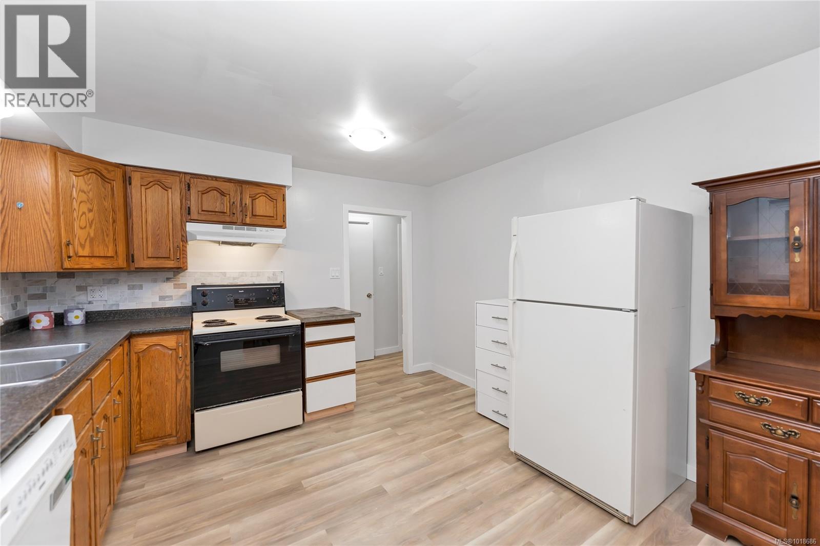 241 Aust Way Property Photo 16