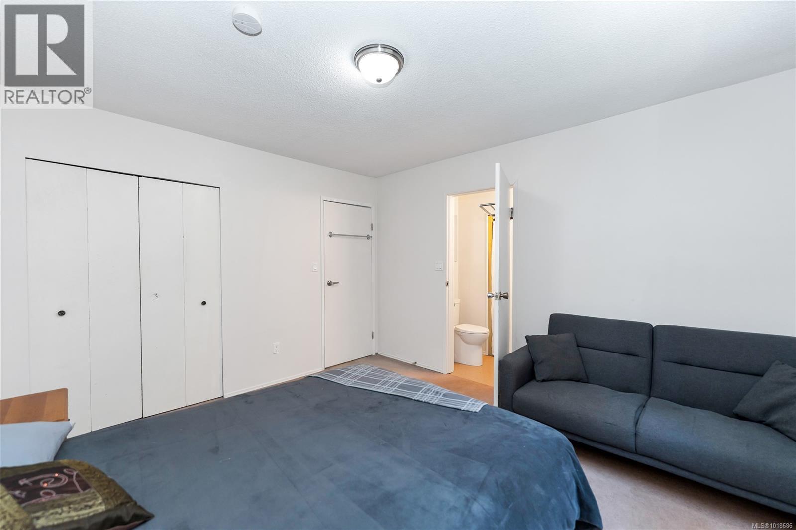 241 Aust Way Property Photo 28