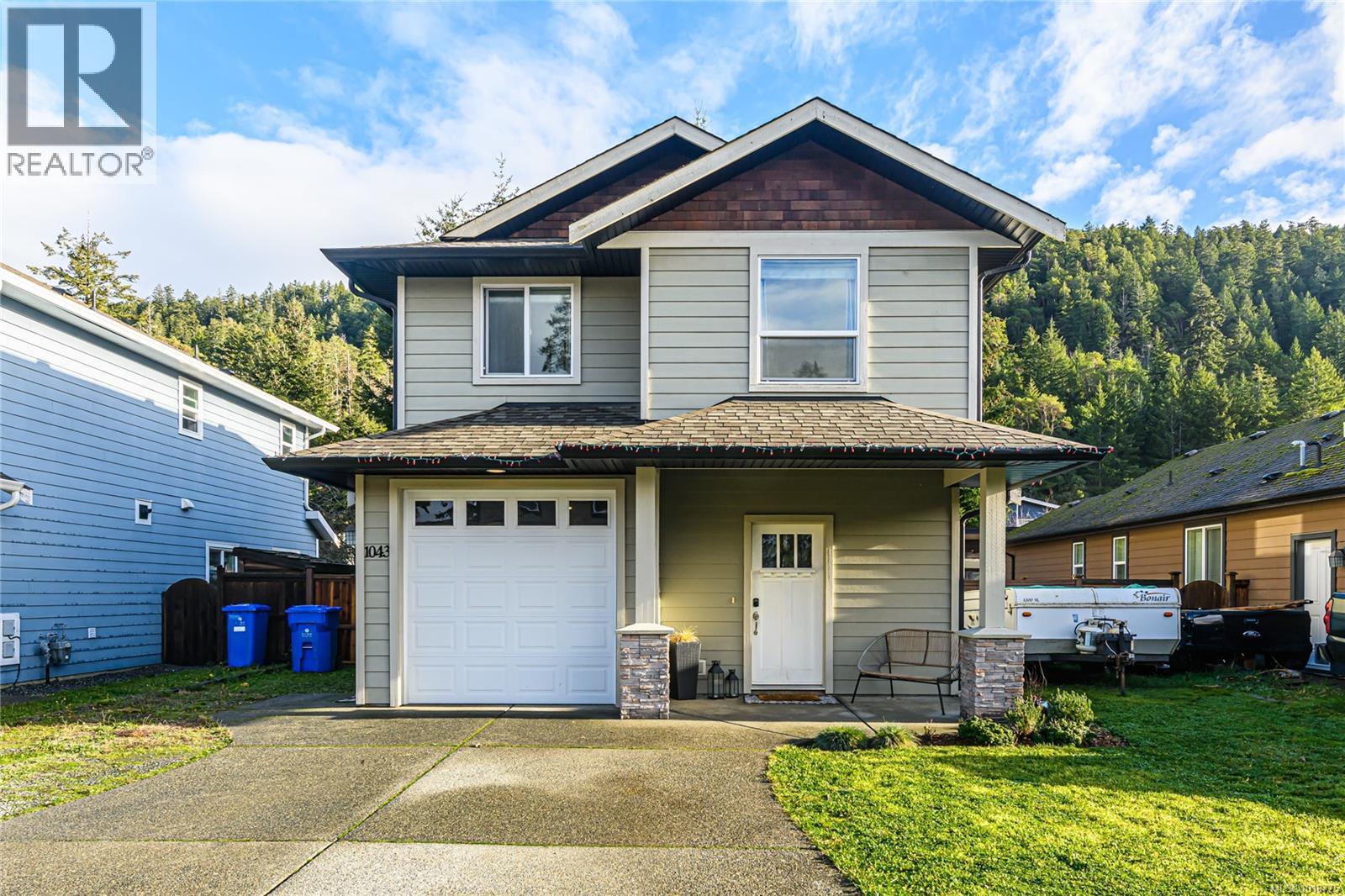 1043 Skylar Circle Property Photo 2