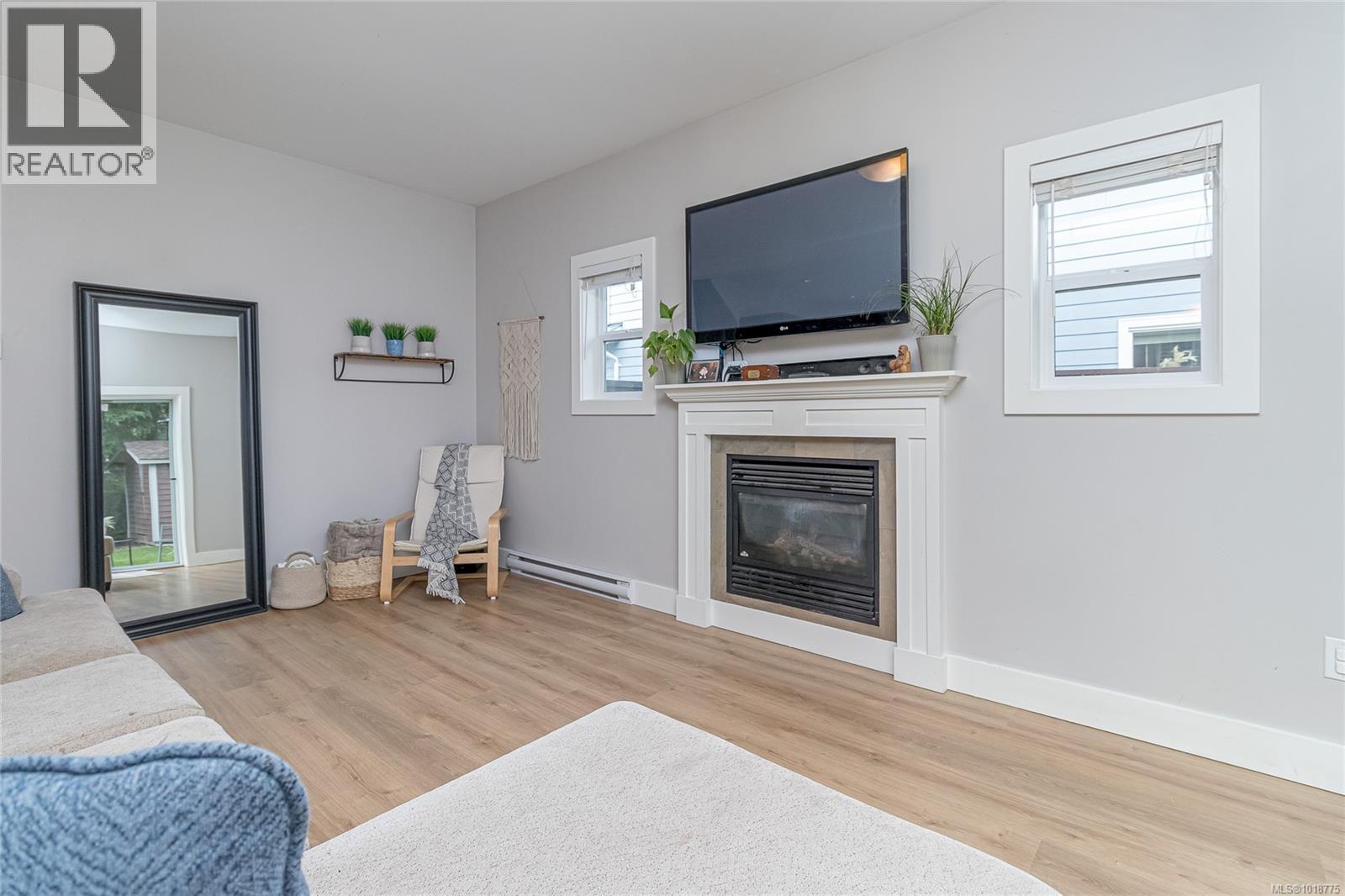 1043 Skylar Circle Property Photo 8