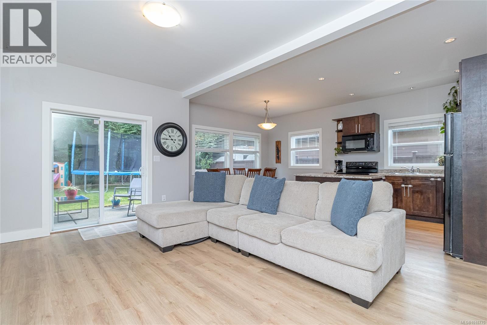 1043 Skylar Circle Property Photo 10