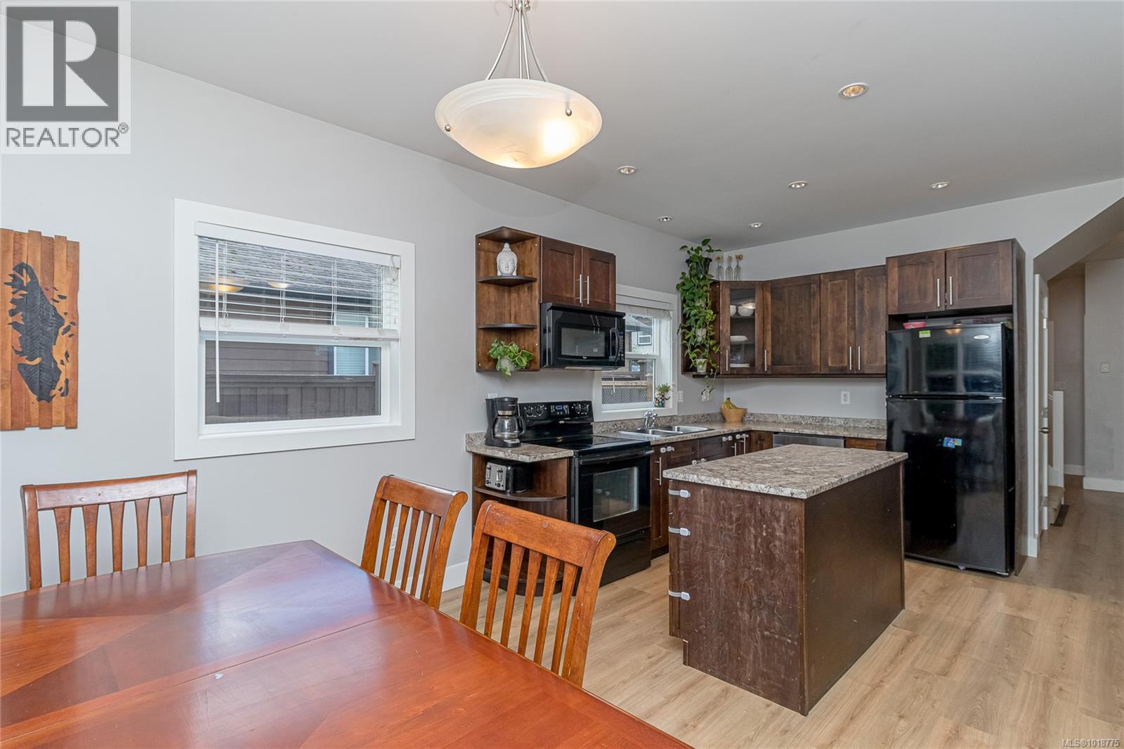 1043 Skylar Circle Property Photo 12