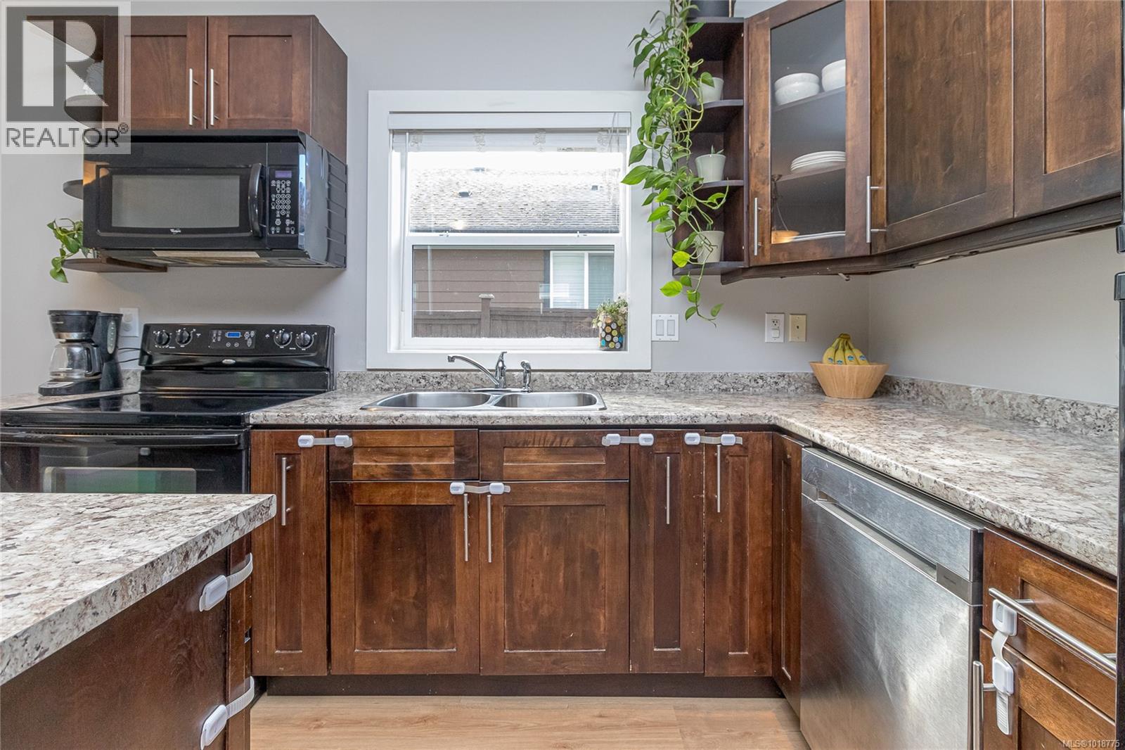 1043 Skylar Circle Property Photo 16