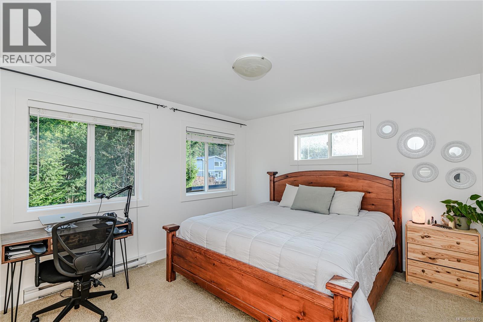 1043 Skylar Circle Property Photo 20