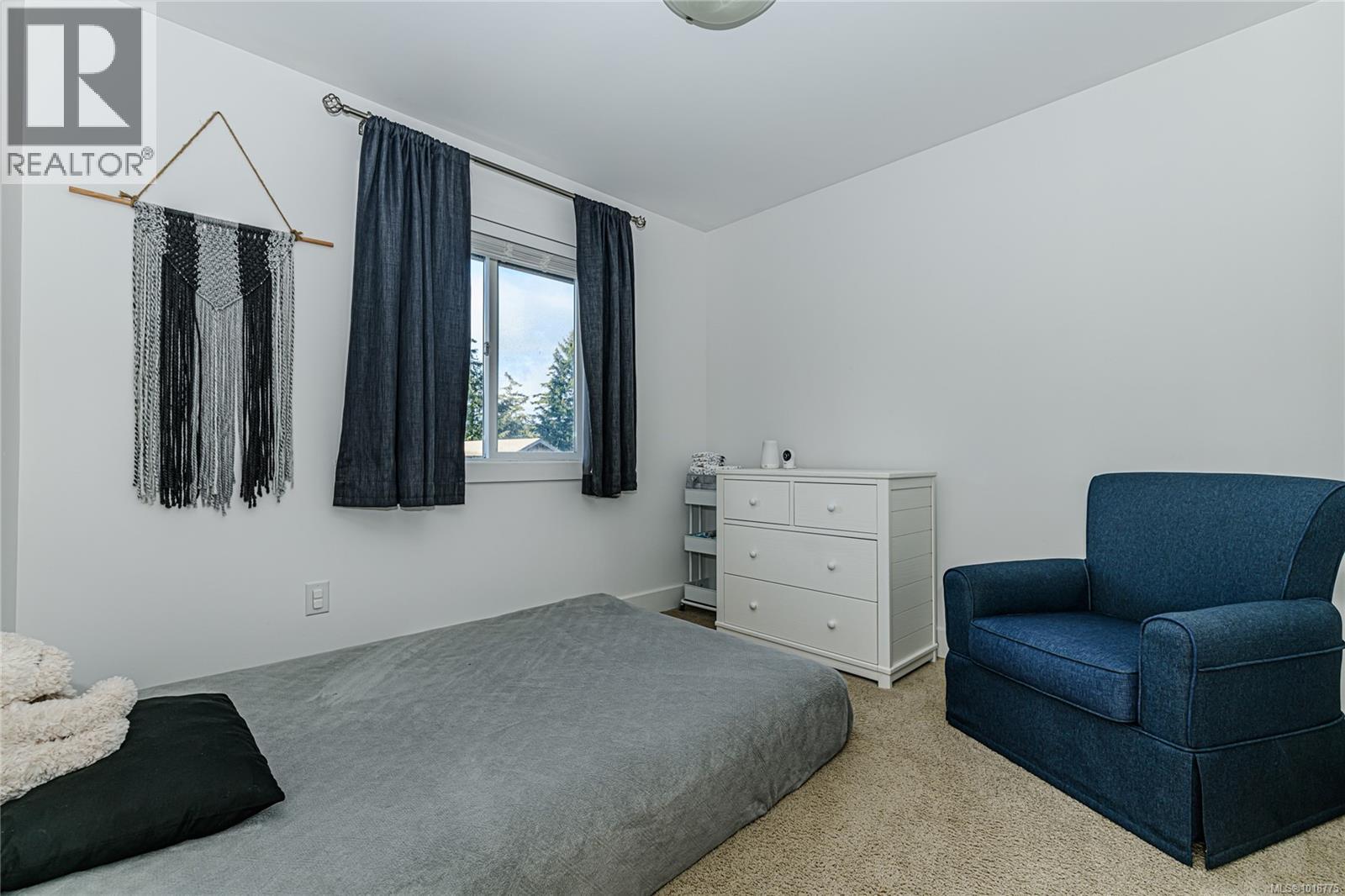 1043 Skylar Circle Property Photo 28