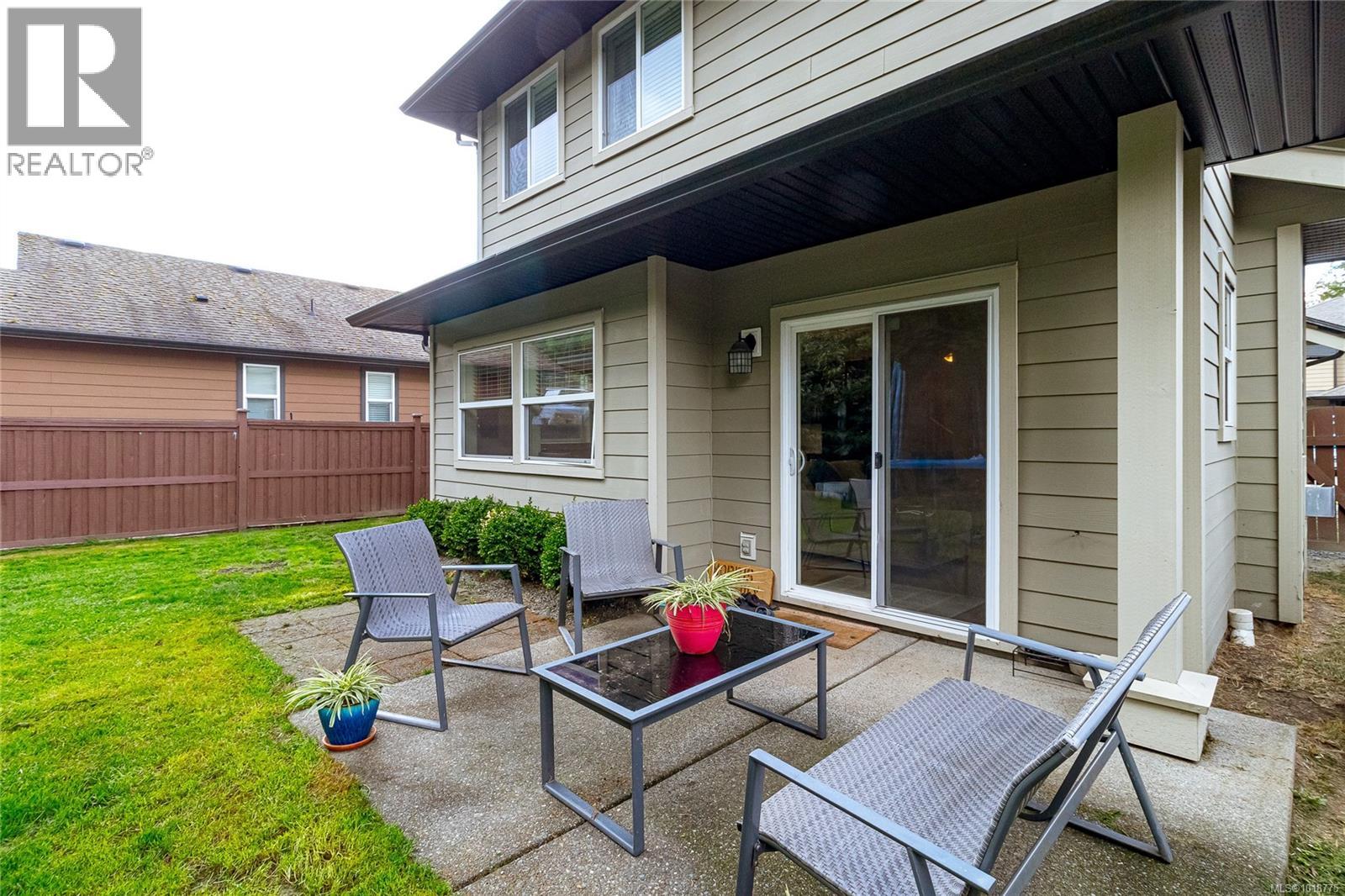 1043 Skylar Circle Property Photo 39