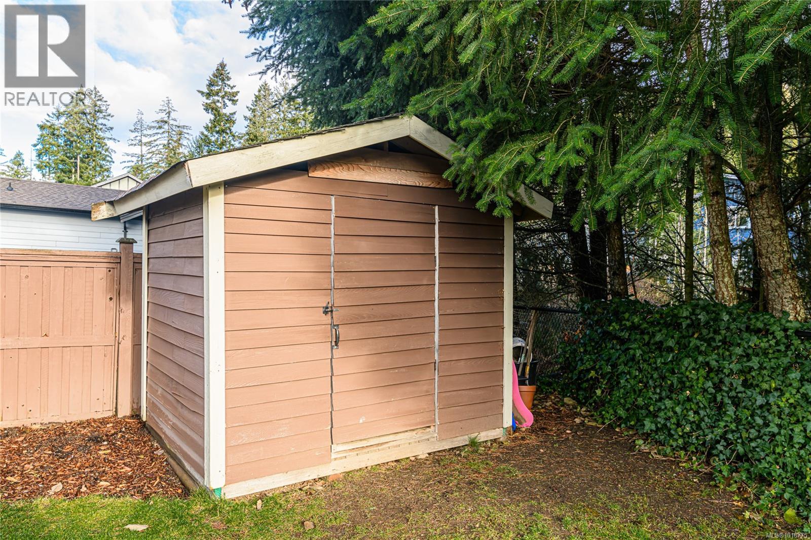 1043 Skylar Circle Property Photo 46