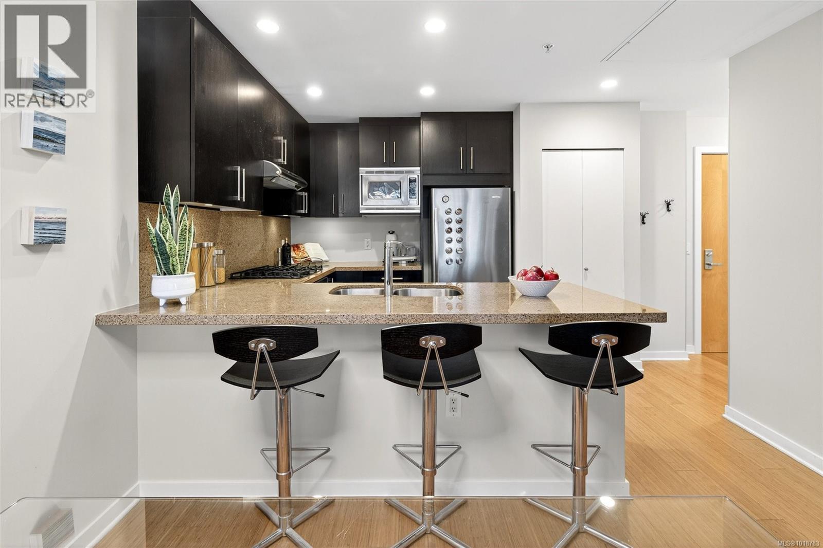 373 Tyee Road #308 Property Photo 8