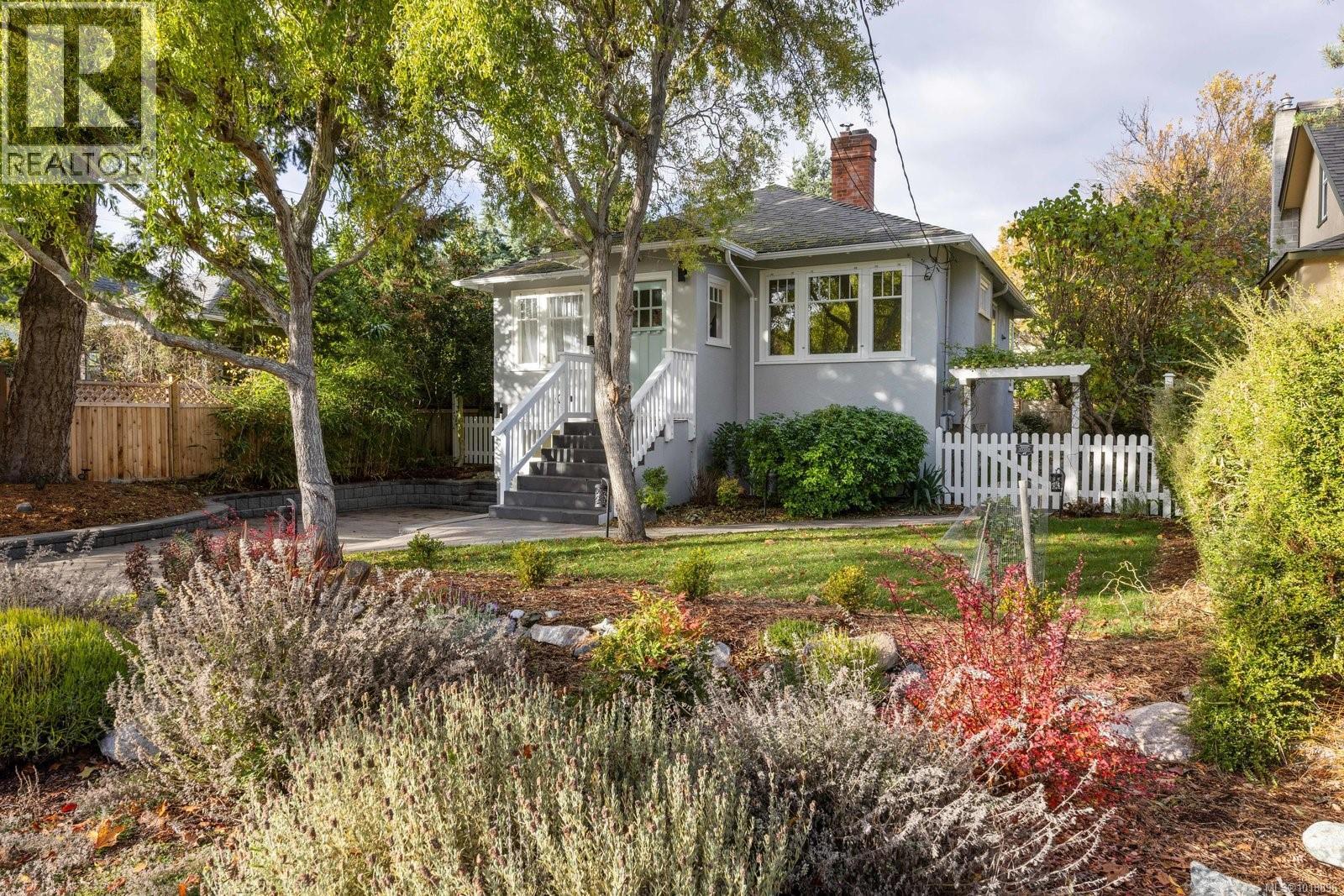 2168 Bartlett Avenue Property Photo 1