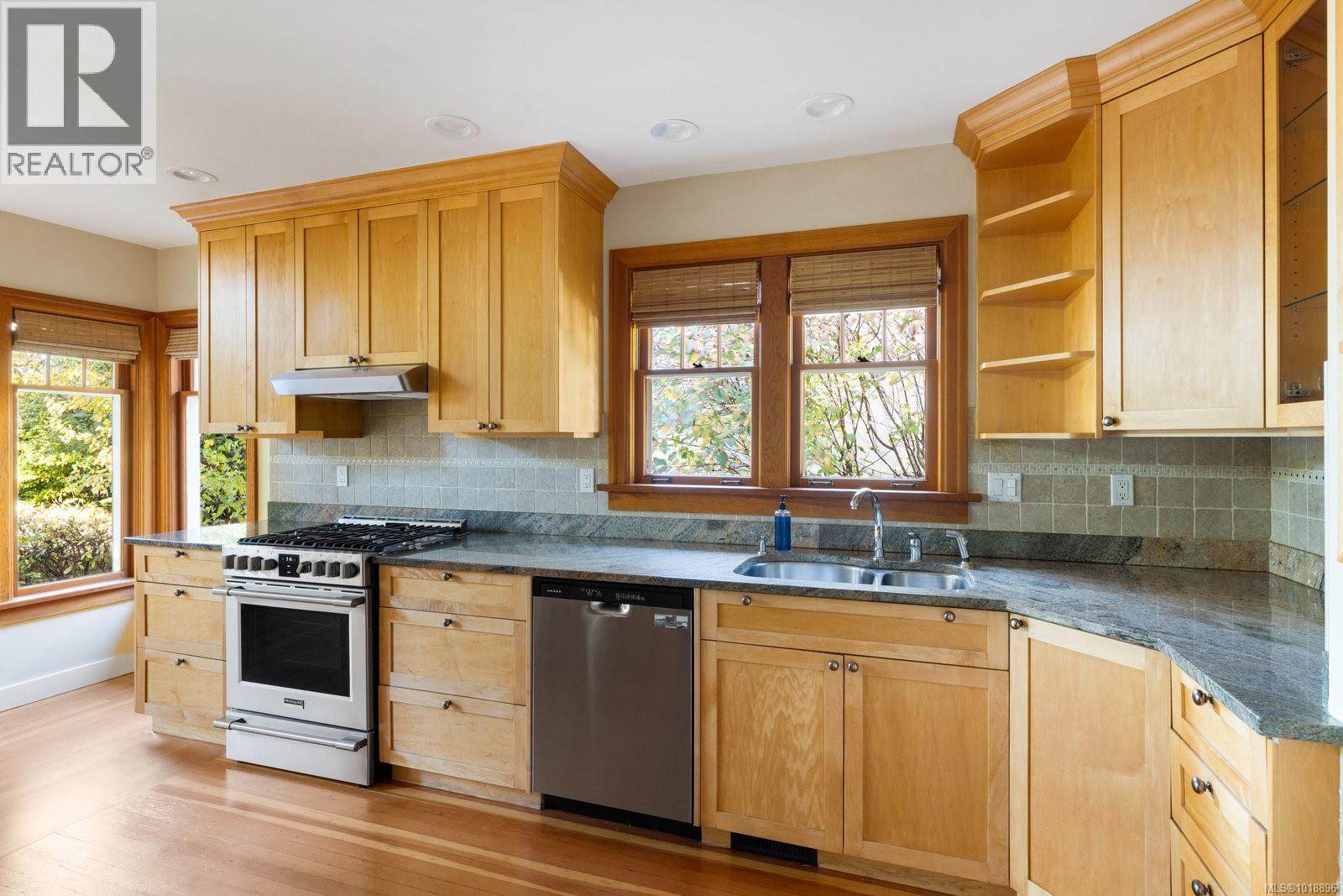 2168 Bartlett Avenue Property Photo 8