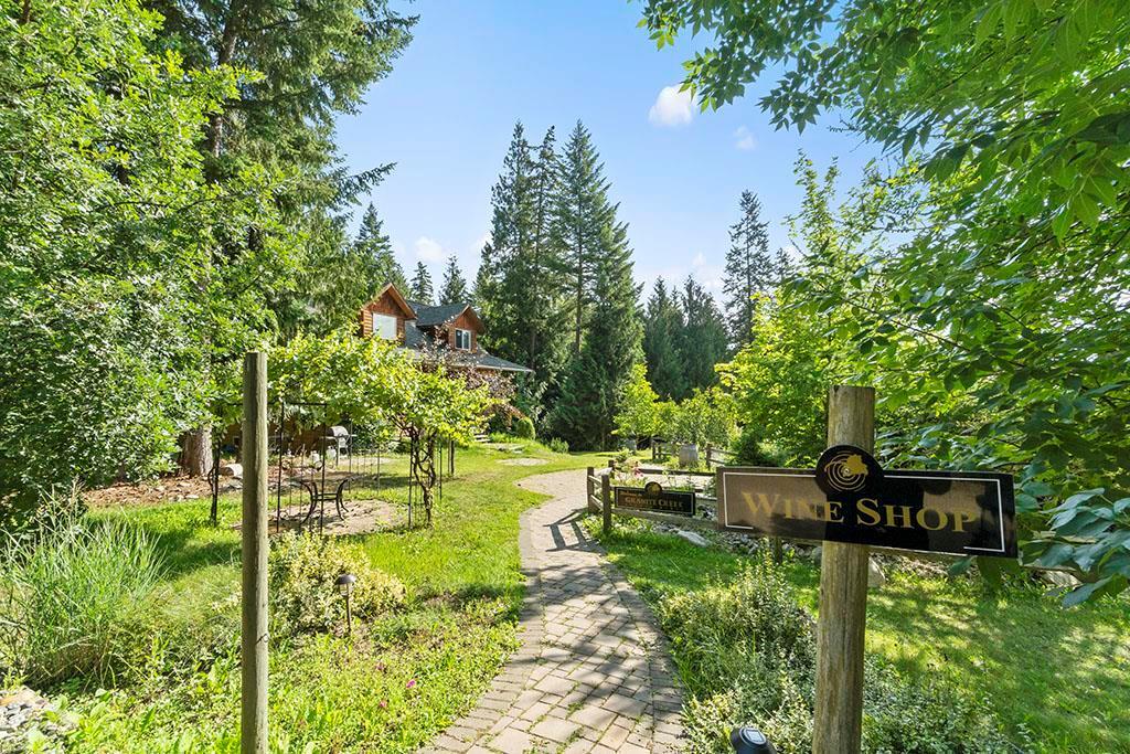 2302 Skimikin Road Property Photo