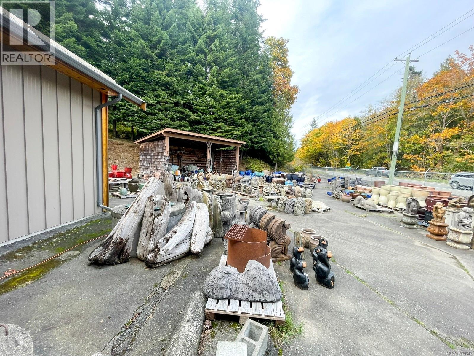7581 Island Hwy S Property Photo 31