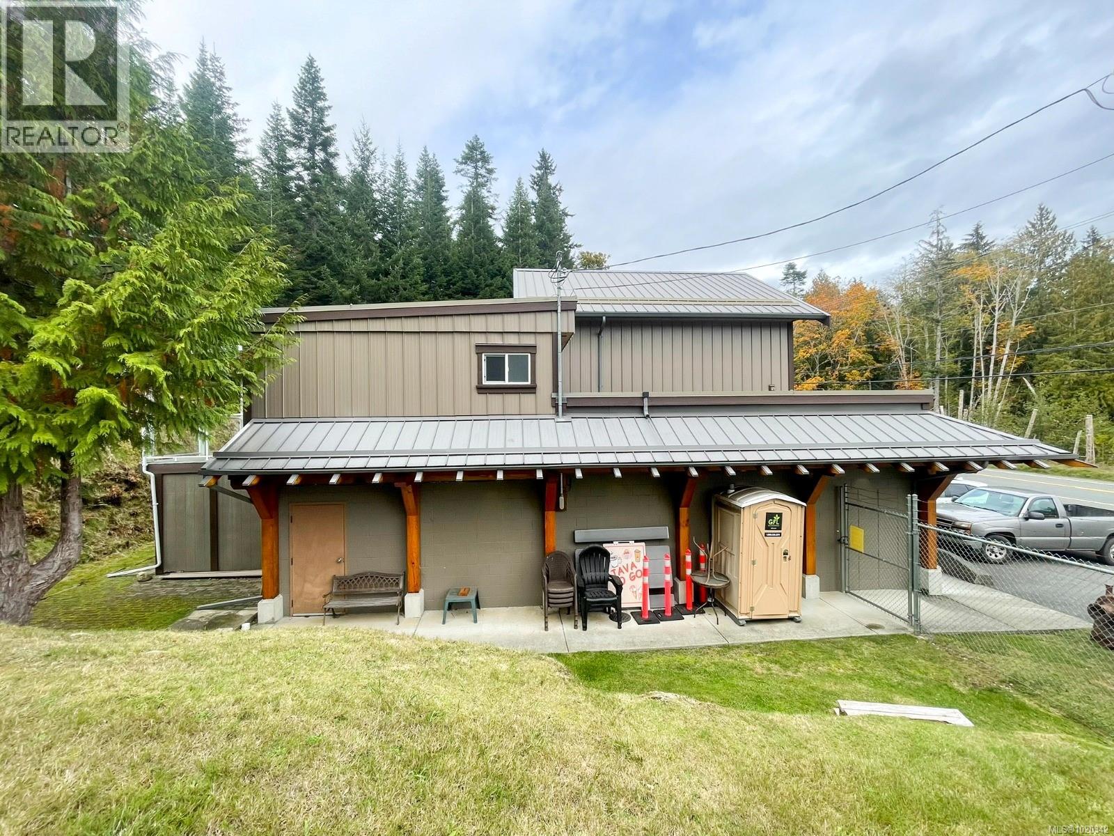 7581 Island Hwy S Property Photo 35