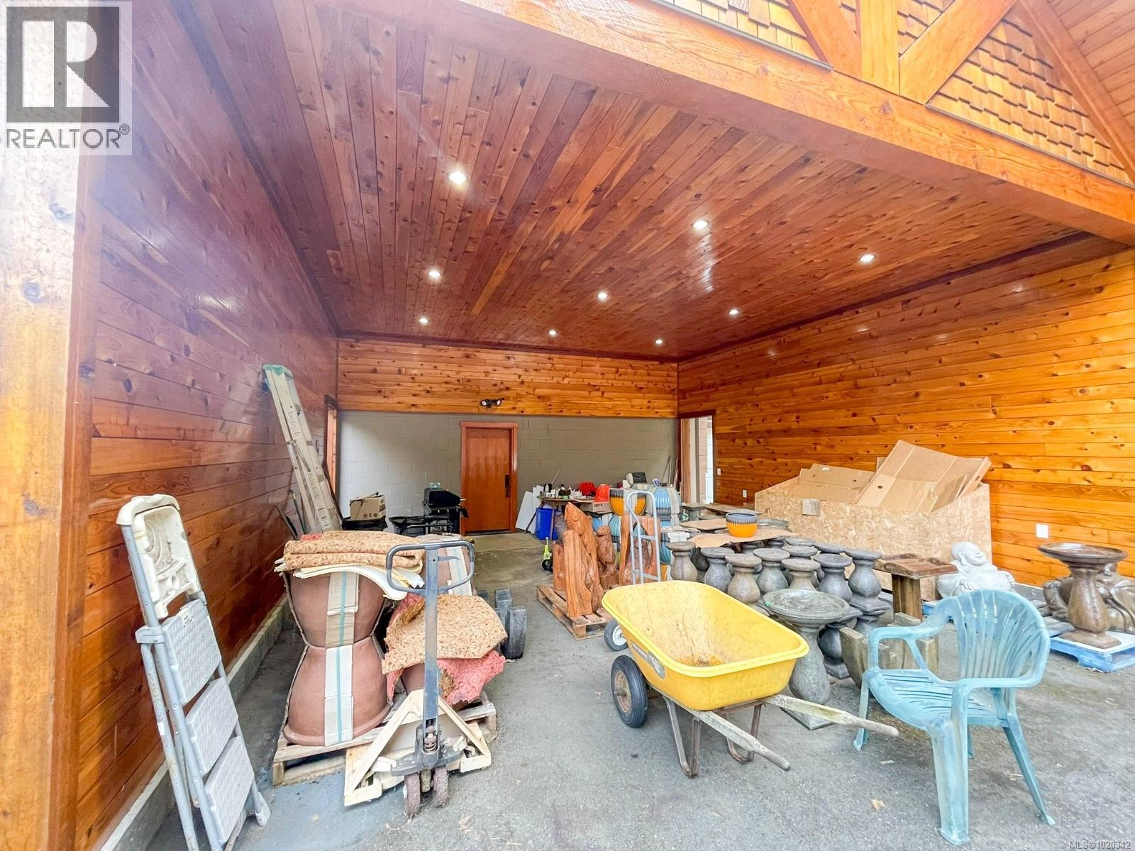 7581 Island Hwy S Property Photo 37