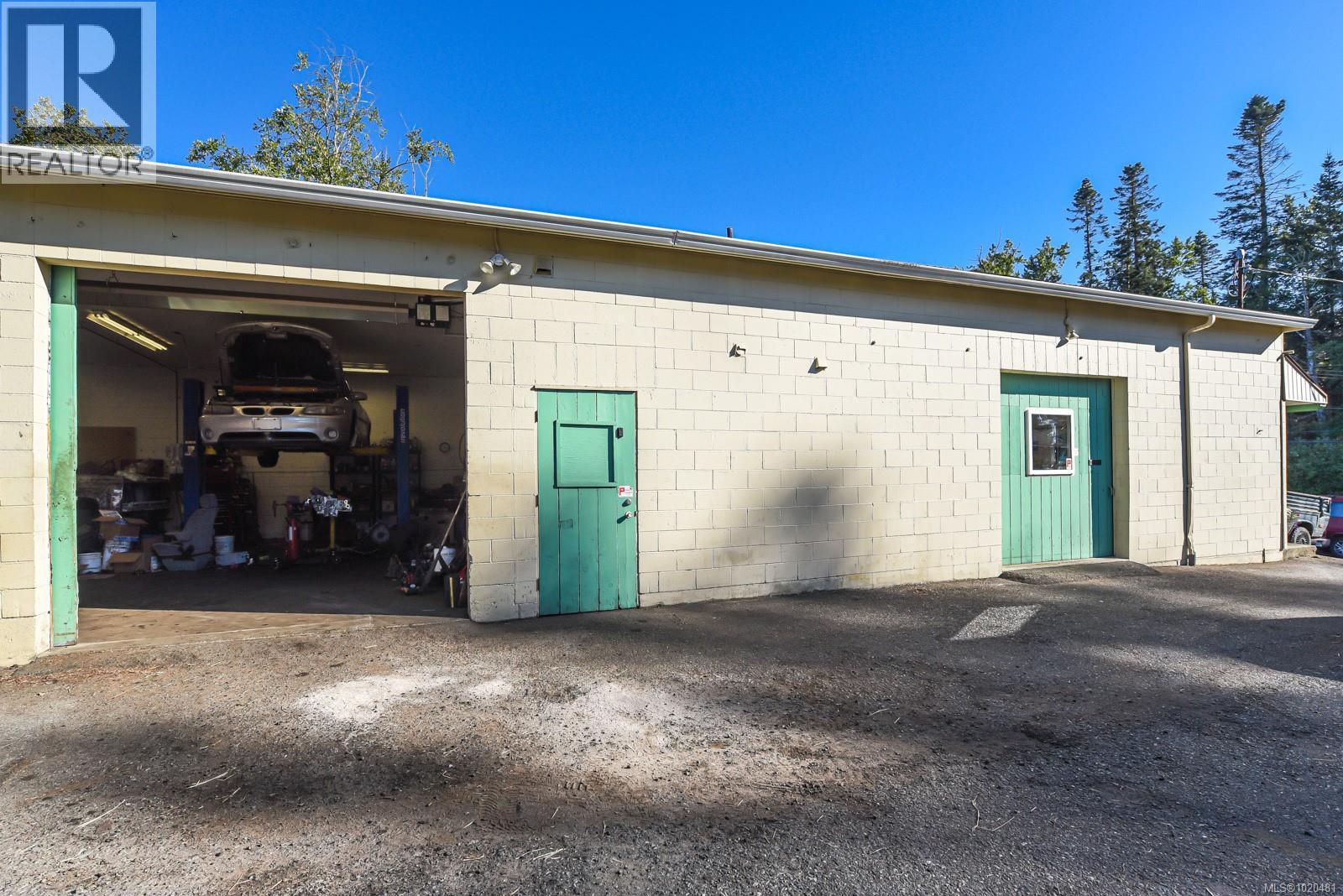 160 Headquarters Rd Property Photo 4