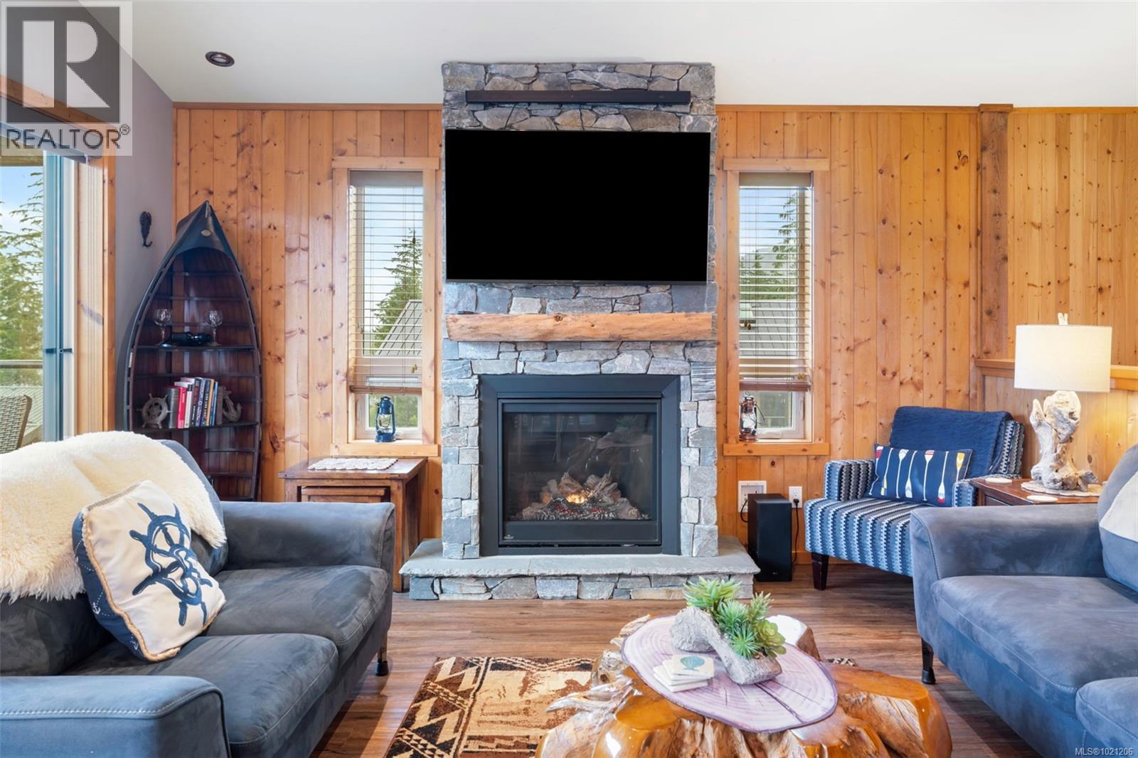 221 6596 Baird Rd Property Photo 17
