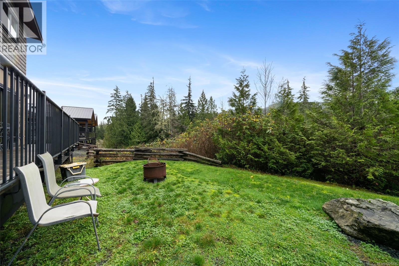 221 6596 Baird Rd Property Photo 26